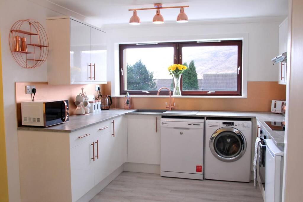 Premium Ground Floor Apartment, Near Fort William Town Centre 외부 사진