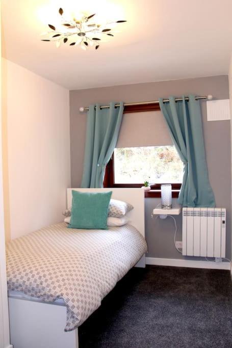Premium Ground Floor Apartment, Near Fort William Town Centre 외부 사진