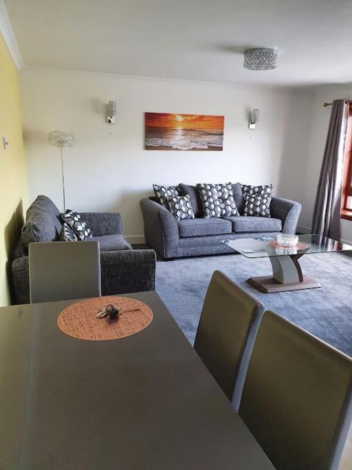 Premium Ground Floor Apartment, Near Fort William Town Centre 외부 사진