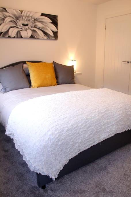 Premium Ground Floor Apartment, Near Fort William Town Centre 외부 사진