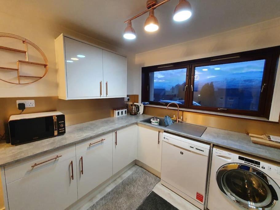 Premium Ground Floor Apartment, Near Fort William Town Centre 외부 사진